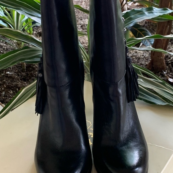 COACH SOFT LEATHER BOOTS BLACK LEGRA SIZE 8M PREOWNED IN BOX - Picture 9 of 16